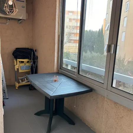 Climatise Proche Centre-ville Et Commerces *